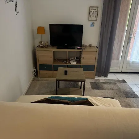 Entier Avec Jardin Pour 2 A 6 Personnes Avec 2 Et Convertible Dans Le Salon *