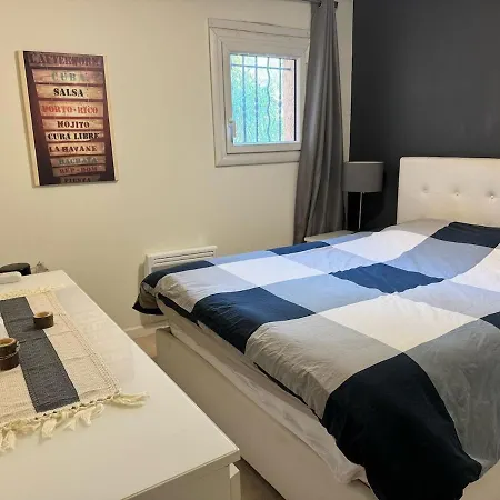 아파트 Entier Avec Jardin Pour 2 A 6 Personnes Avec 2 Et Convertible Dans Le Salon