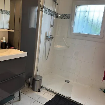 Entier Avec Jardin Pour 2 A 6 Personnes Avec 2 Et Convertible Dans Le Salon 아파트